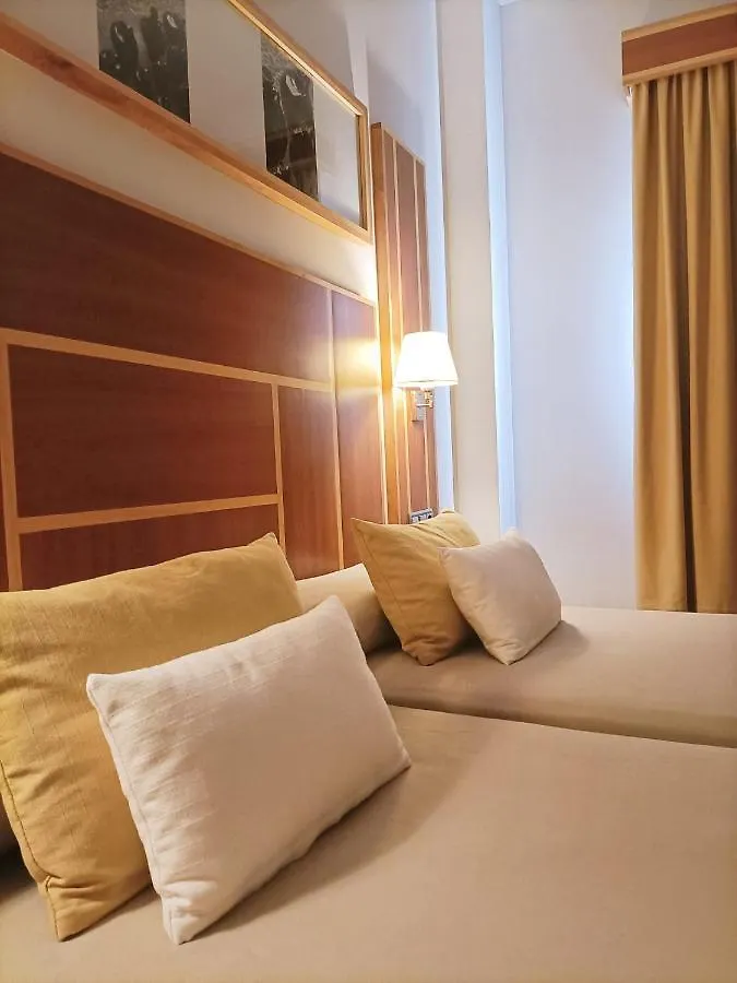 Hotel Carmen La Carlota 3*,