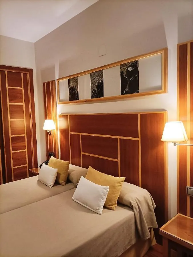 Hotel Carmen La Carlota